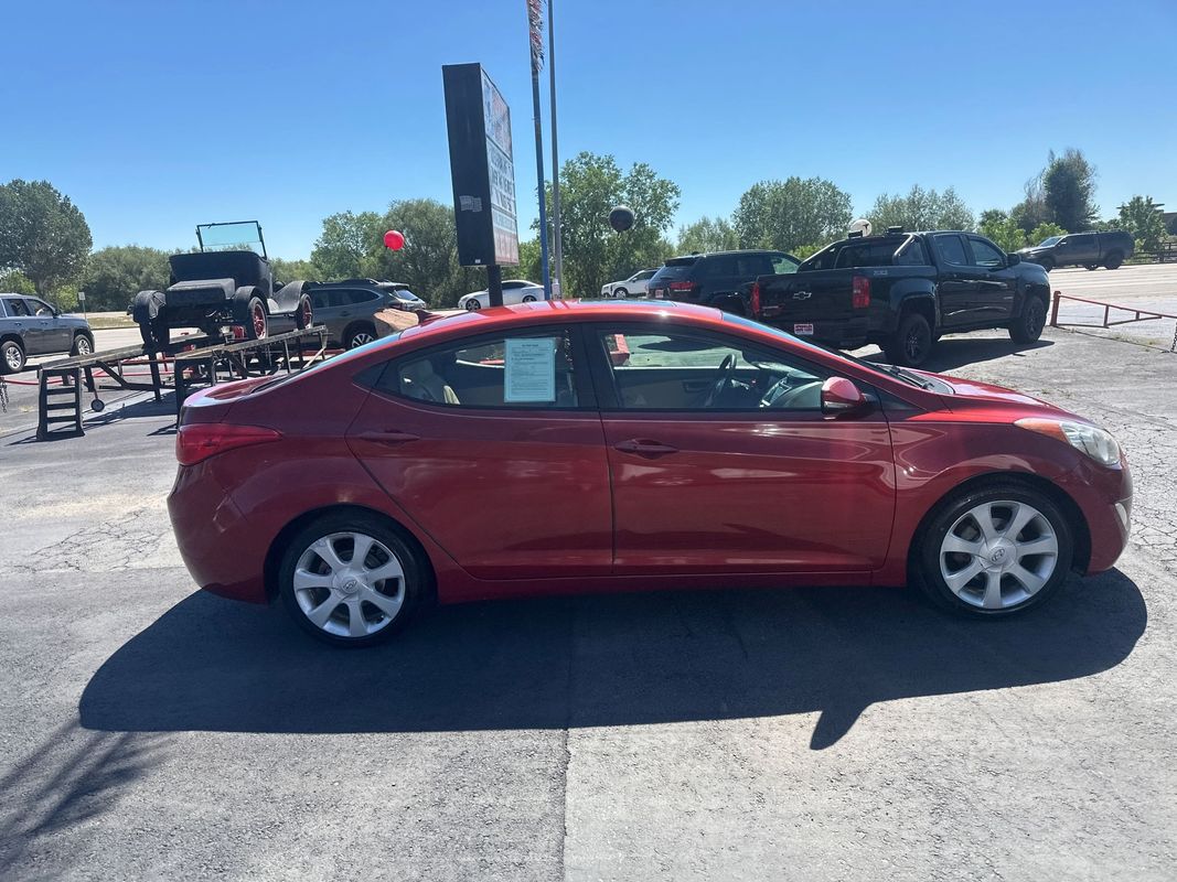 View vehicle photo 4