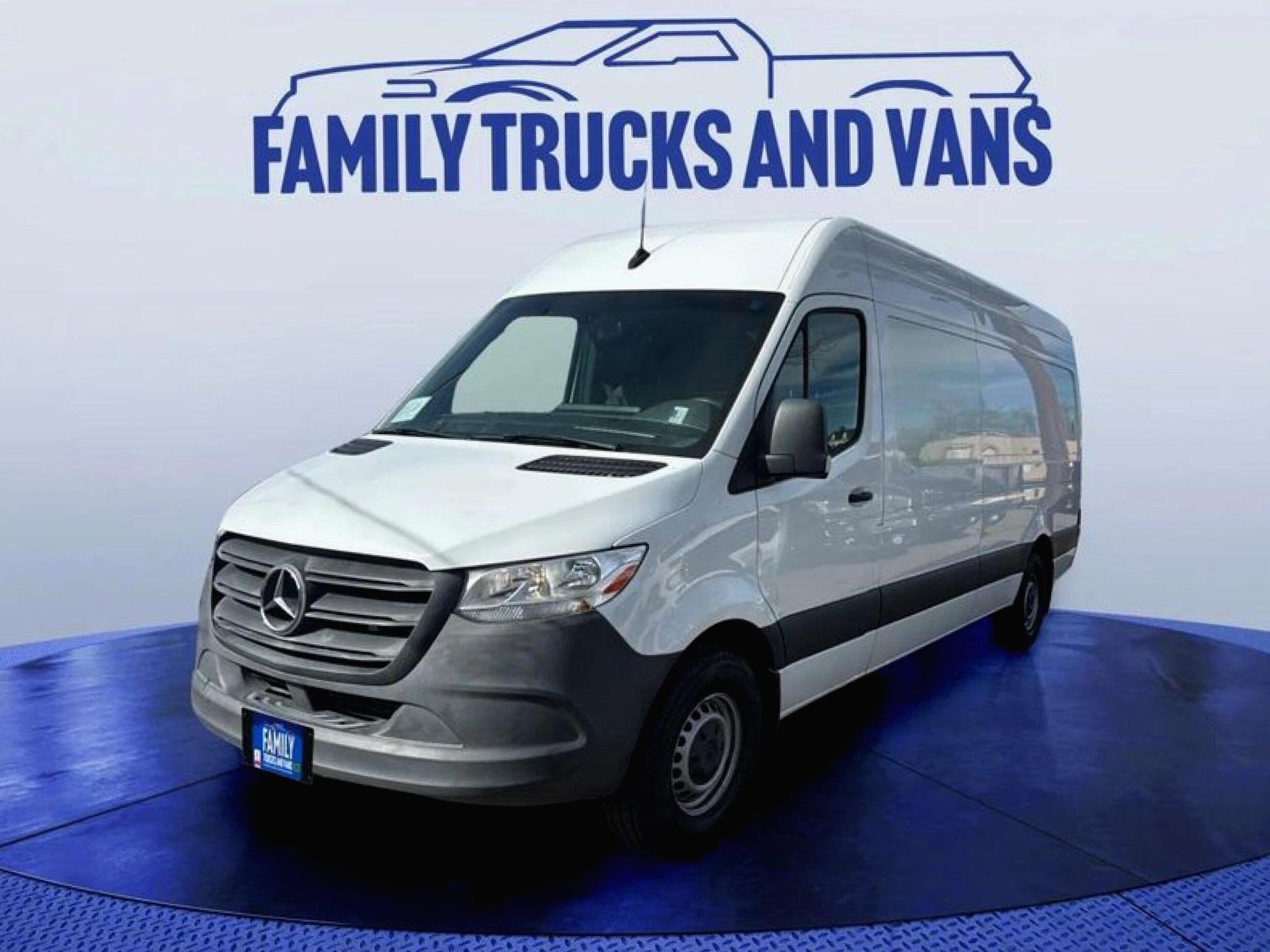 2022 Mercedes-Benz Sprinter 2500 Gas 170 WB High Roof's photo