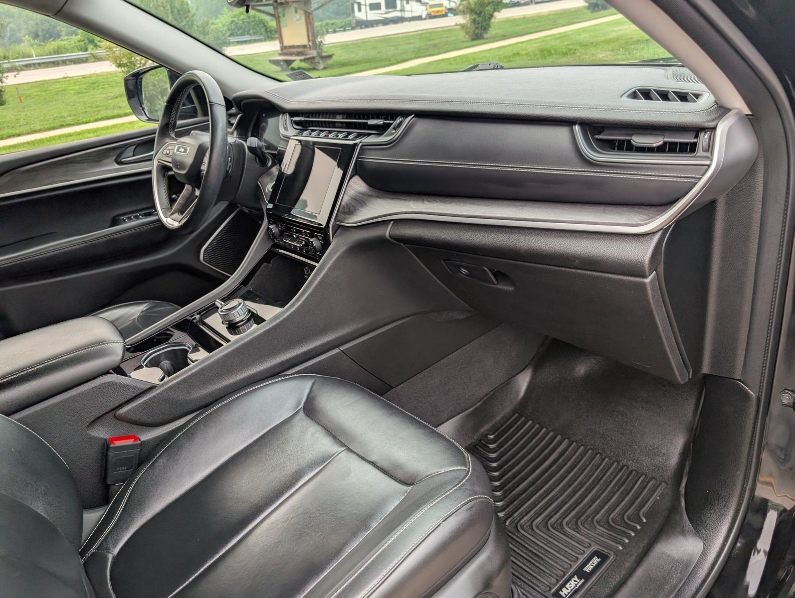 2022 Jeep Grand Cherokee L 24