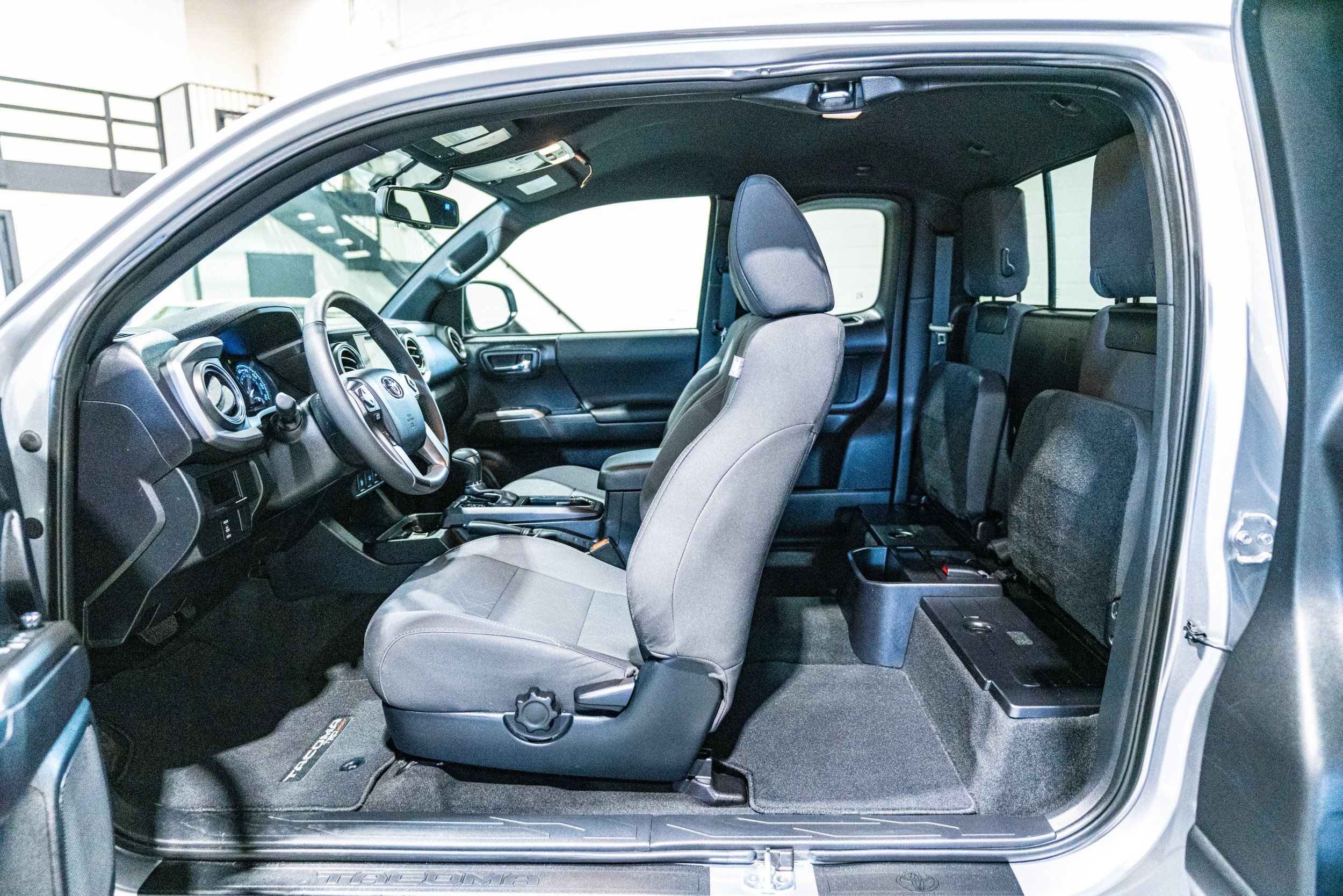 2017 Toyota Tacoma TRD Sport, photo 28
