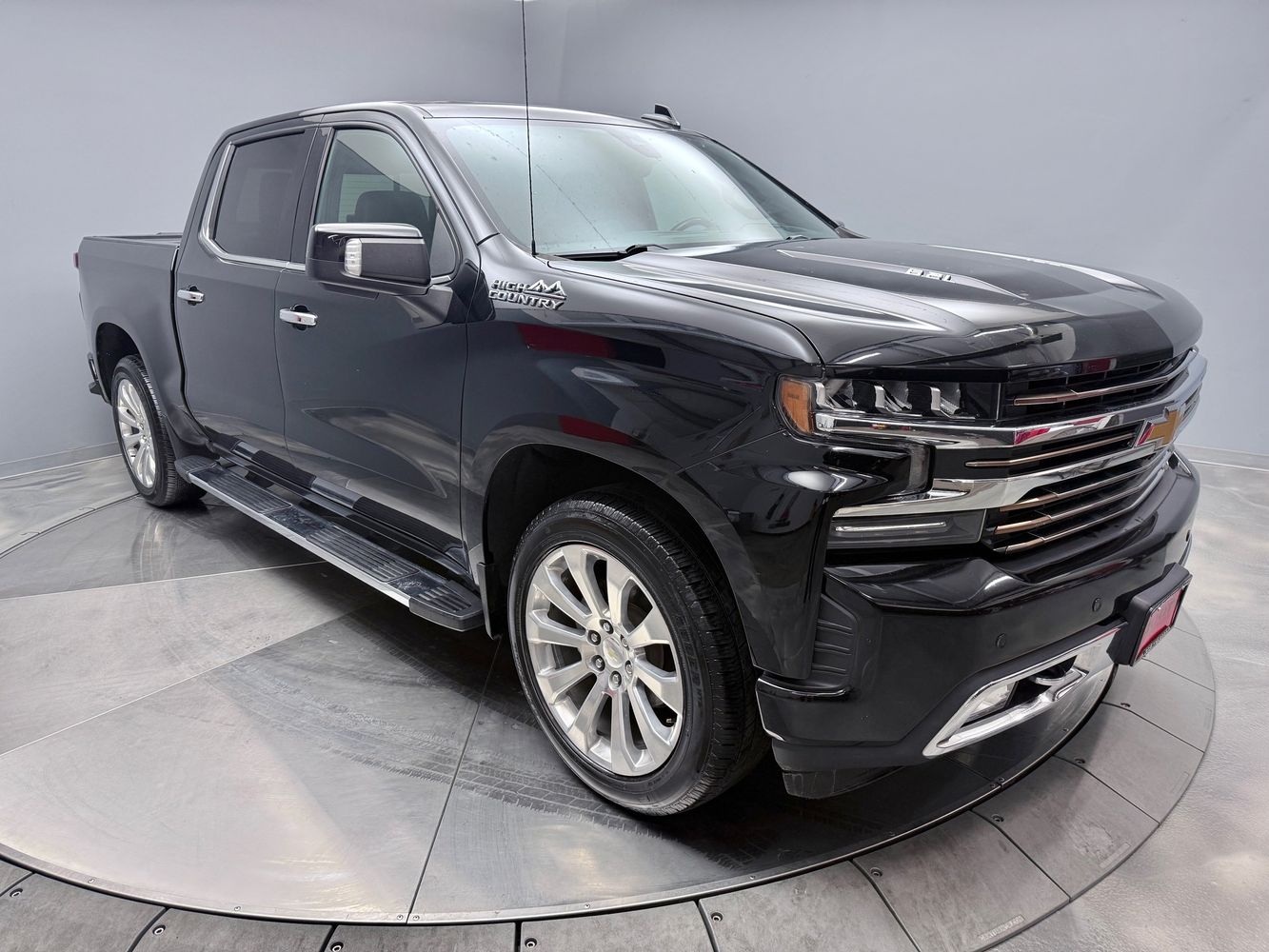 2019 Chevrolet Silverado 1500 High Country photo 3