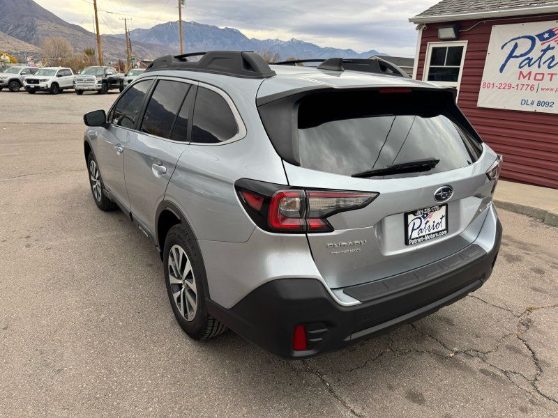 2020 Subaru Outback Premium photo 3