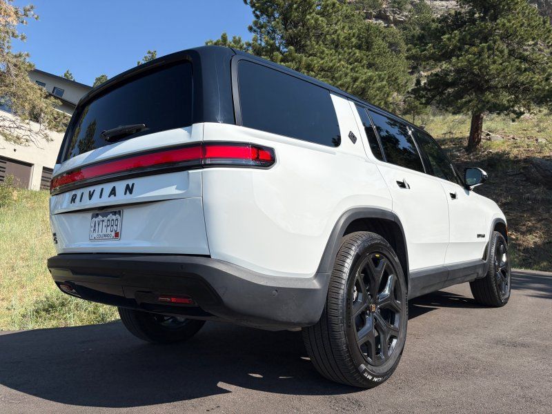 2025 Rivian R1S Adventure - Photo 18