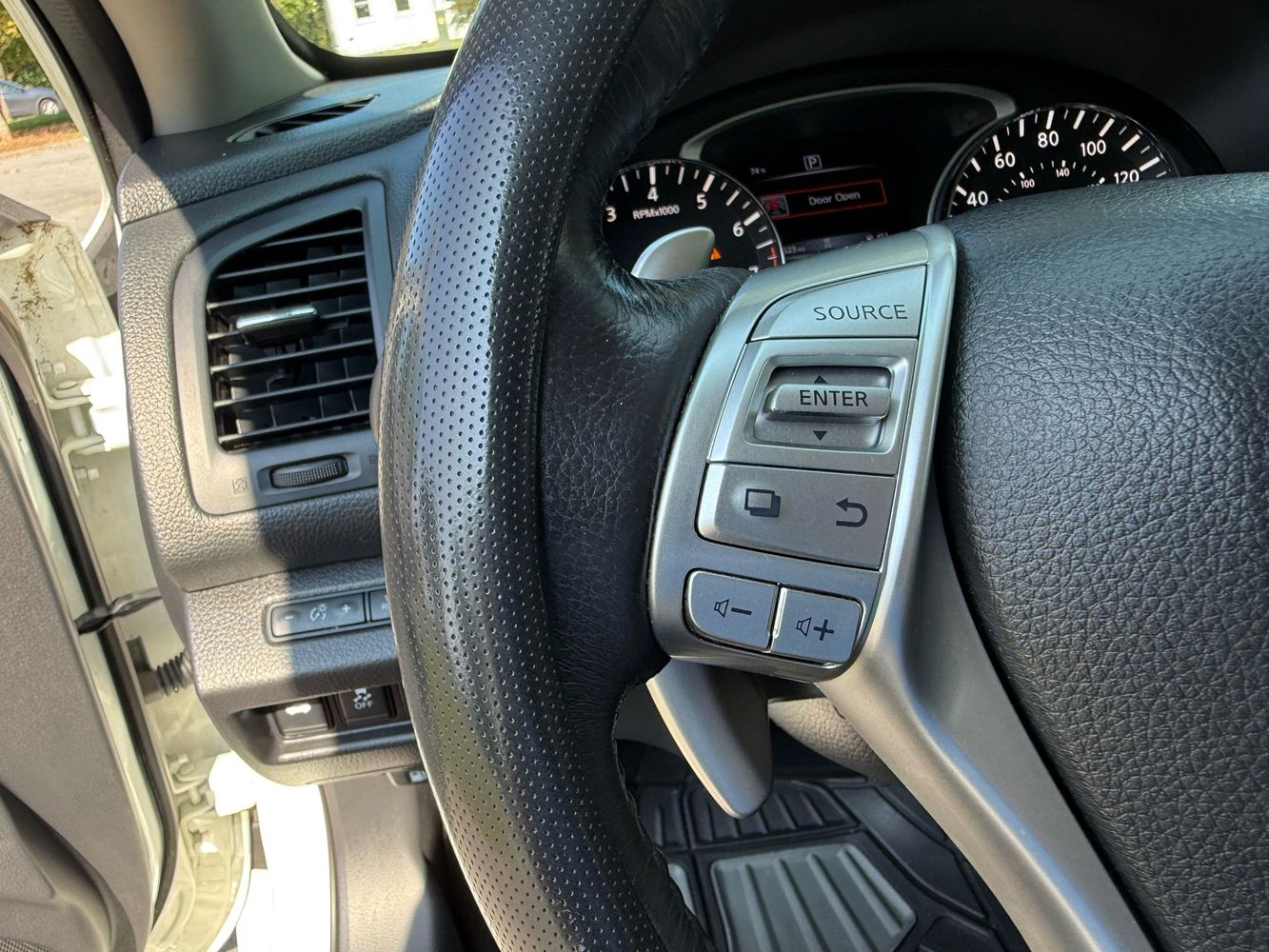2018 Nissan Altima 2.5 SR photo 17