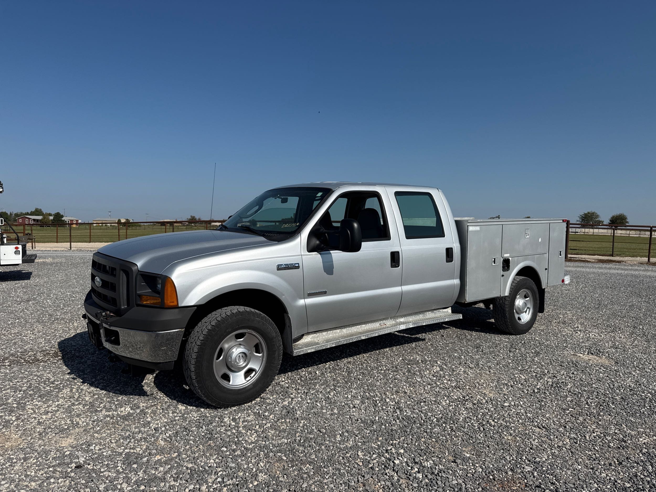 2005 Ford F-350 Super Duty's photo