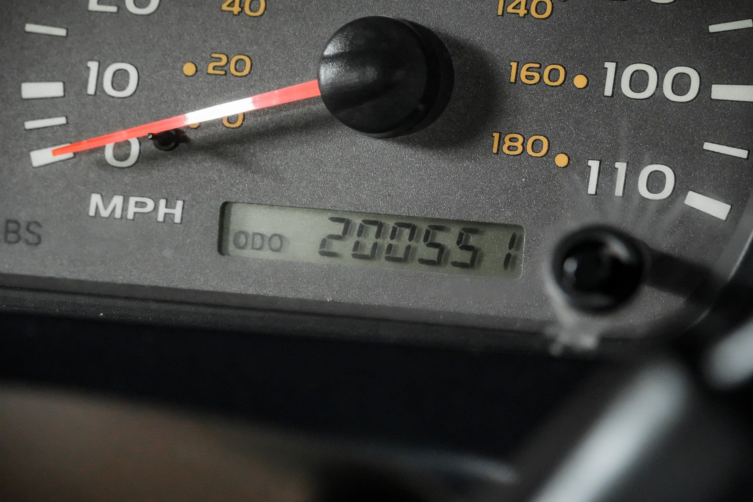 2004 Toyota Sequoia SR5 - Photo 18