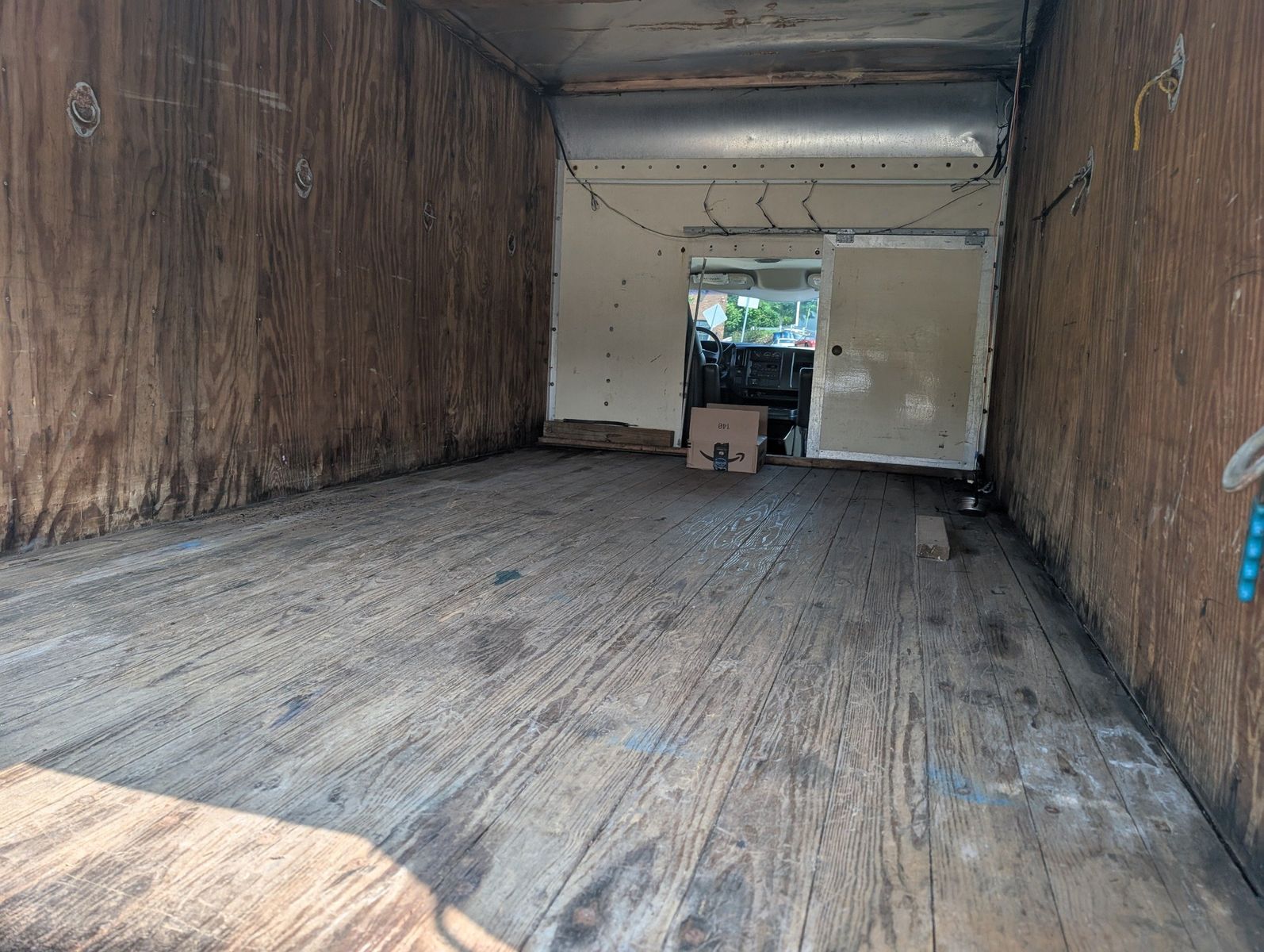 2004 Chevrolet Express Cutaway 43