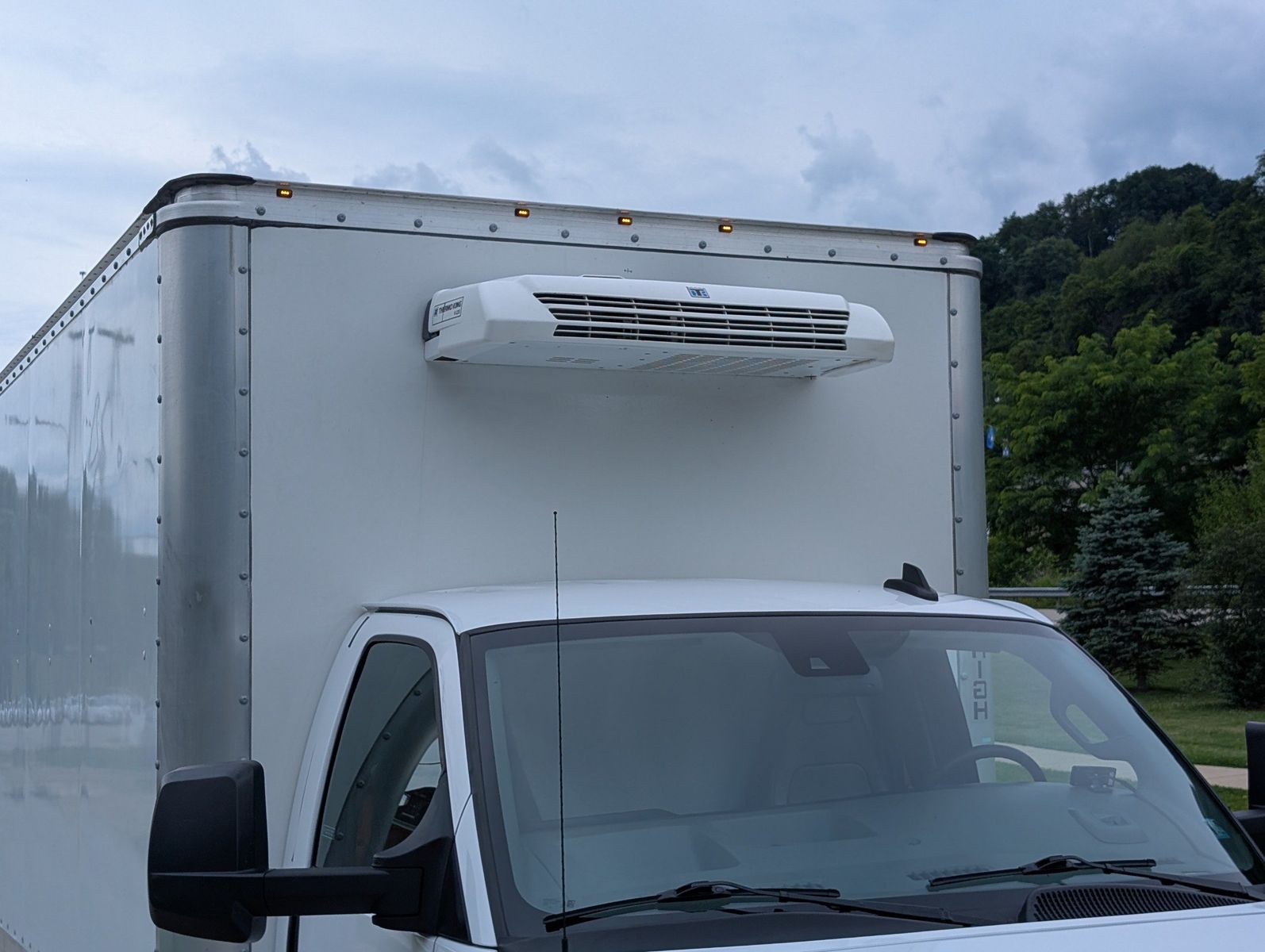 2024 Chevrolet Express Cutaway 66