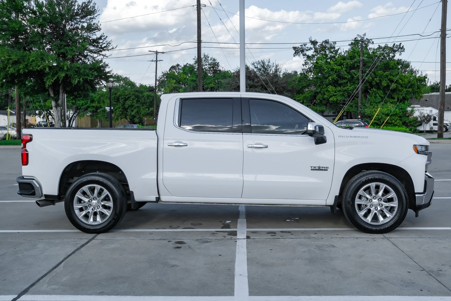 2019 Chevrolet Silverado LTZ photo 2