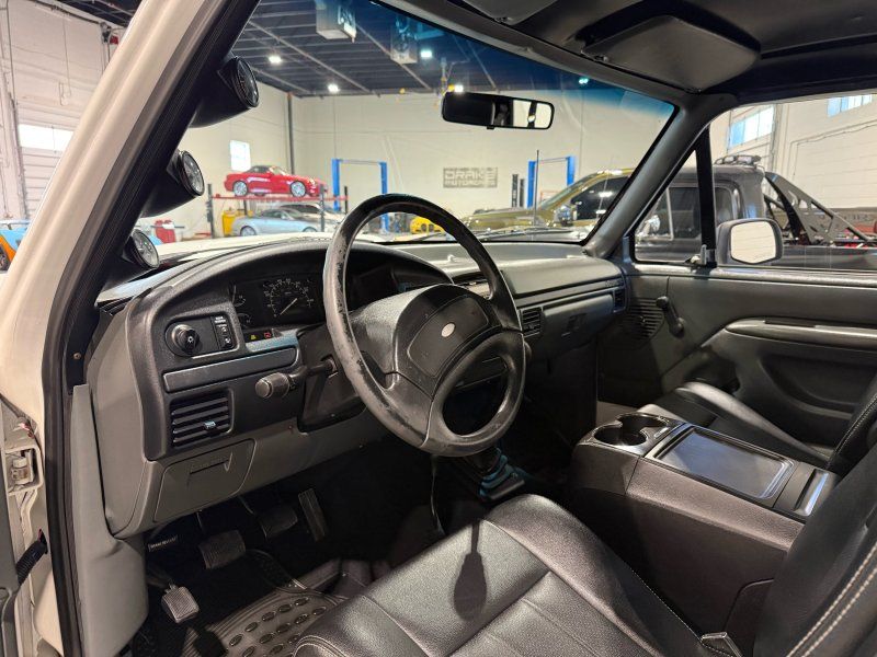 1992 Ford Bronco XLT, photo 10