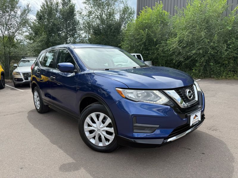 2017 Nissan Rogue S AWD with Room for 7!! AWD with Room for 7!!