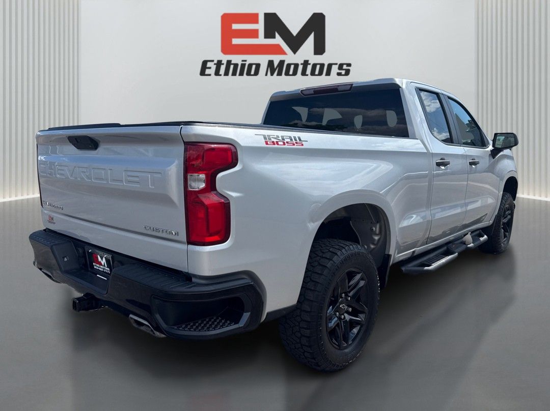 2019 Chevrolet Silverado 1500 Custom Trail Boss photo 3