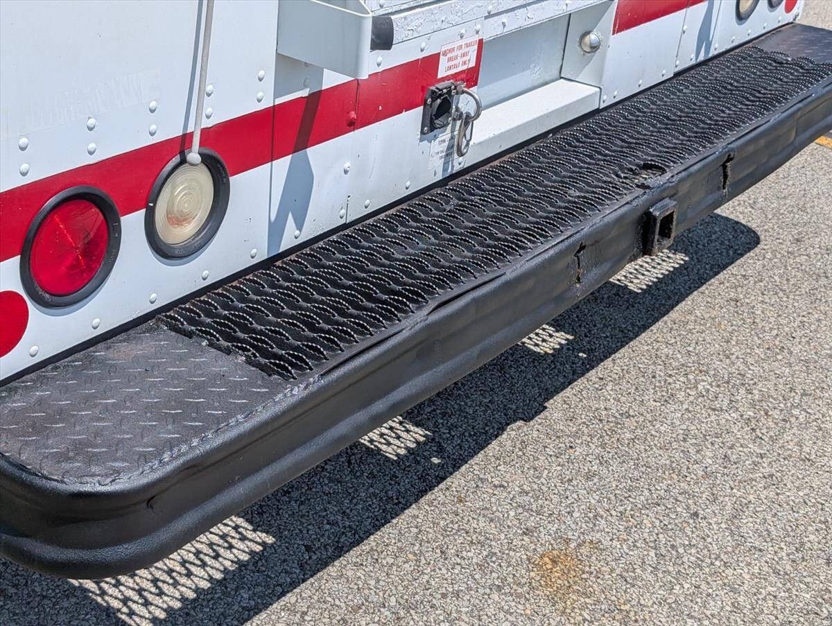 2008 Chevrolet Express Cutaway 56