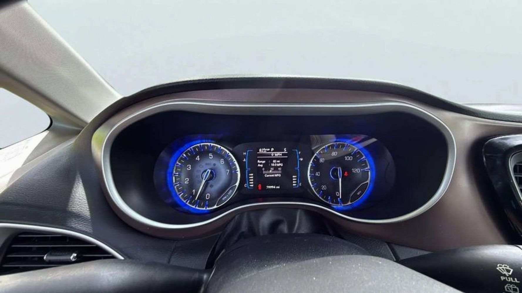 2017 Chrysler Pacifica Touring L photo 10