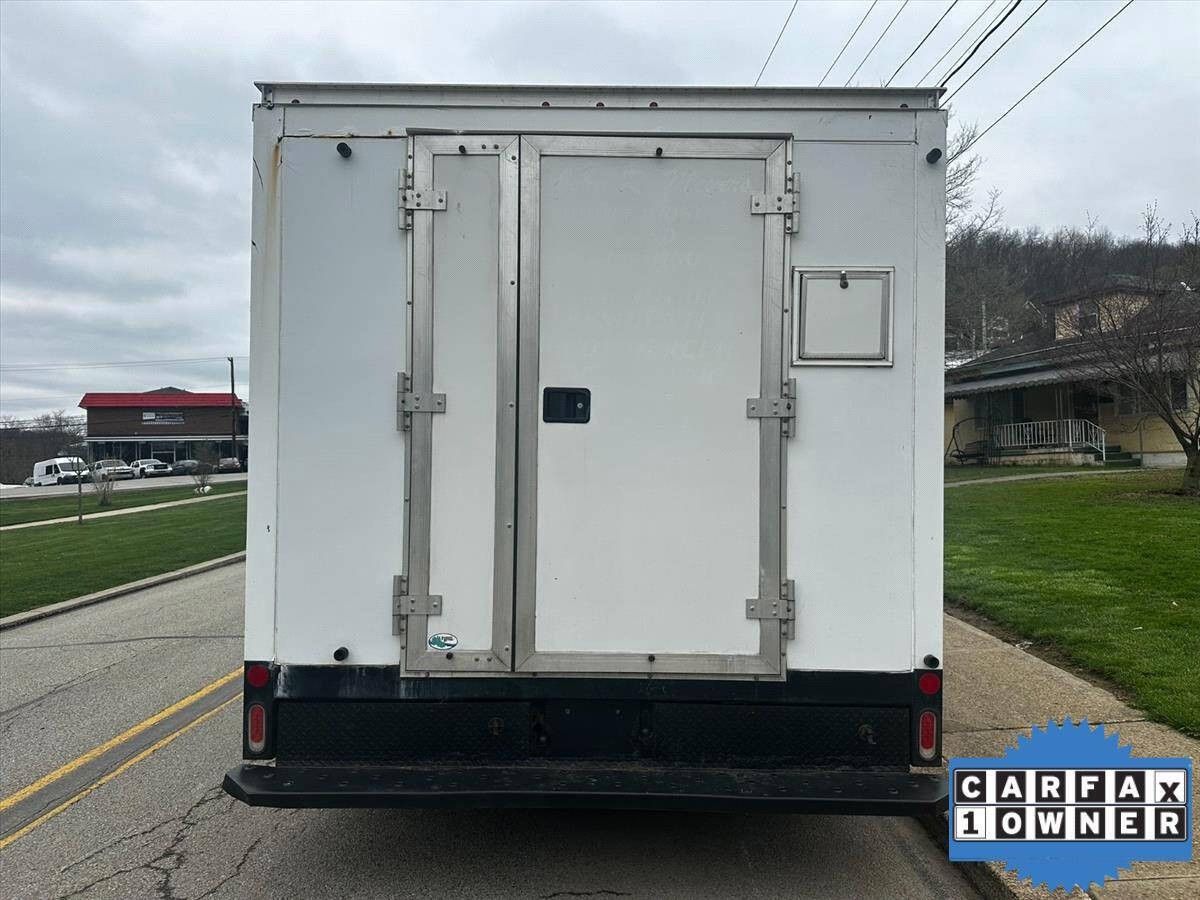 2017 Ford E-Series 10