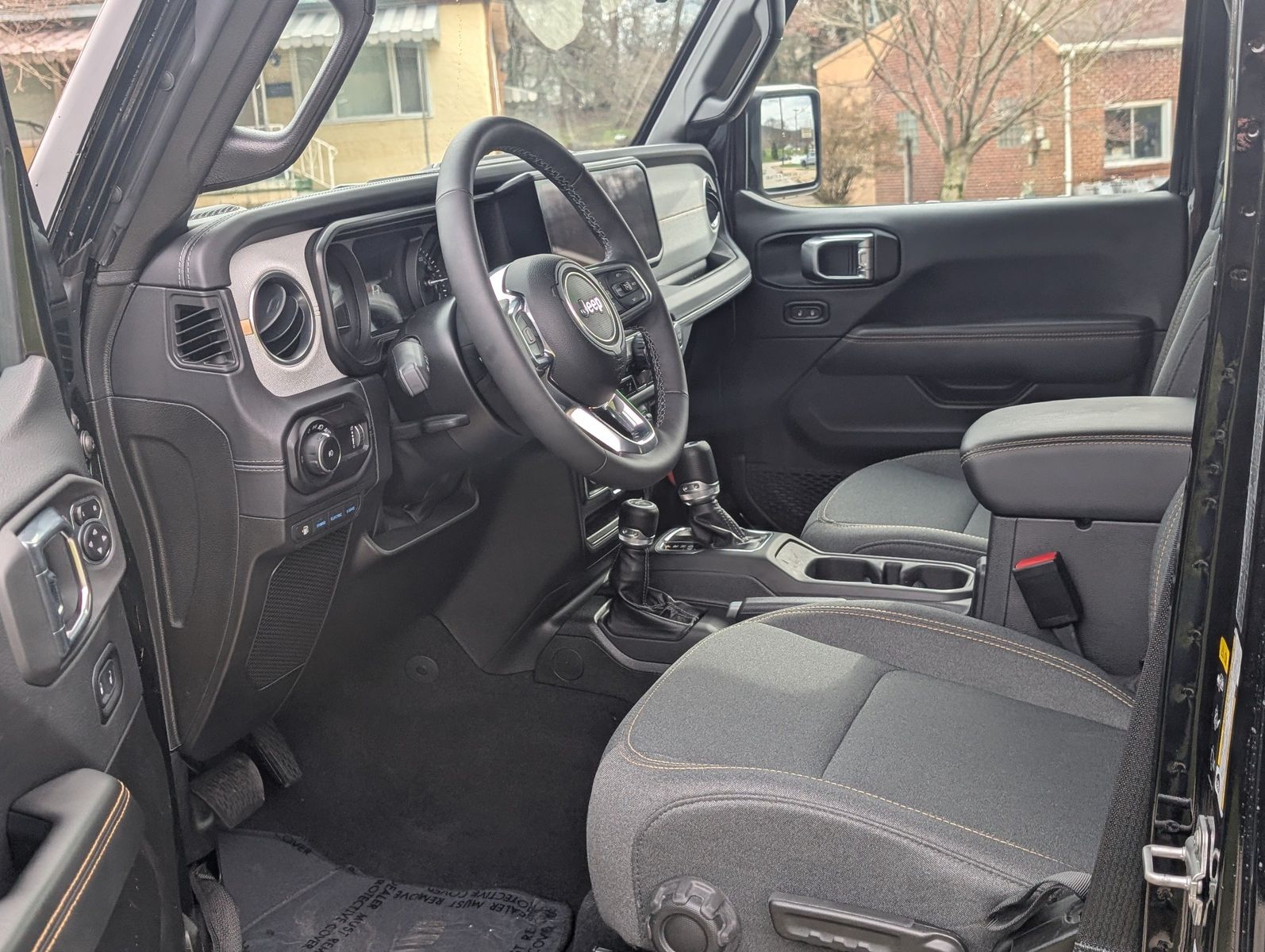2025 Jeep Wrangler 4xe 19