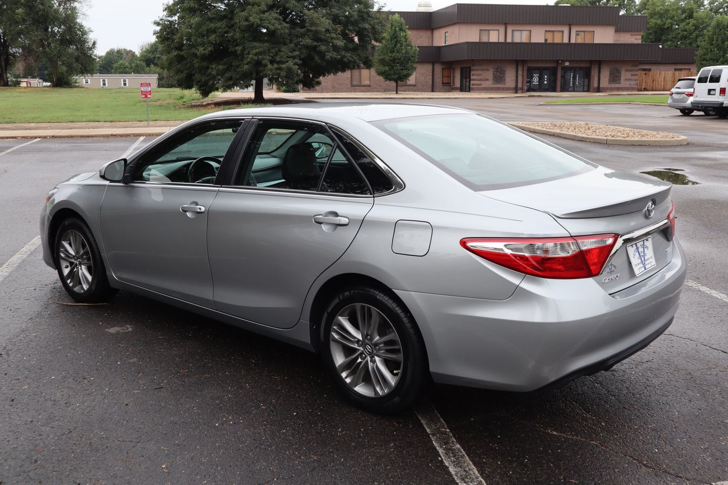 2017 Toyota Camry SE | Victory Motors of Colorado