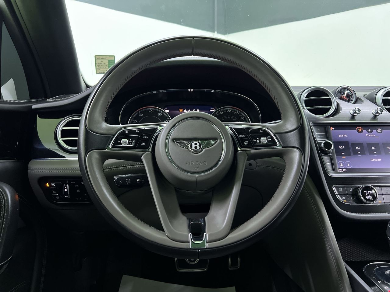 2018 Bentley Bentayga Base - Photo 19