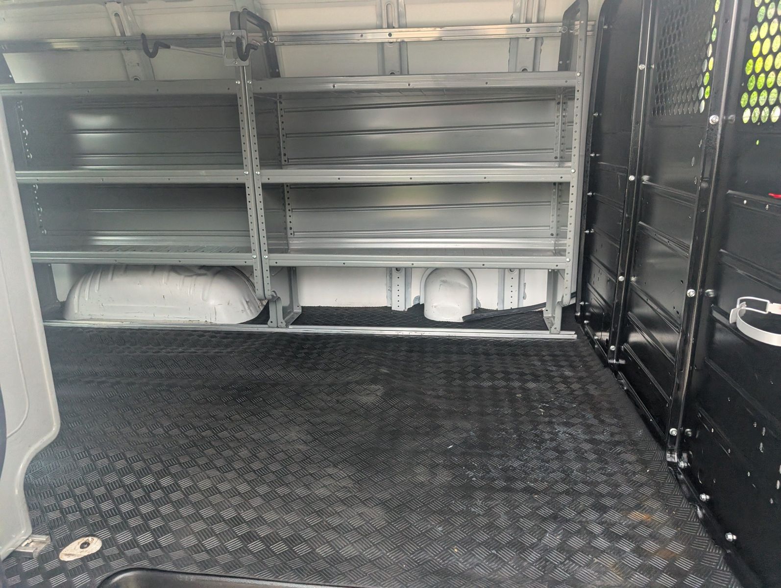 2020 GMC Savana Cargo 28