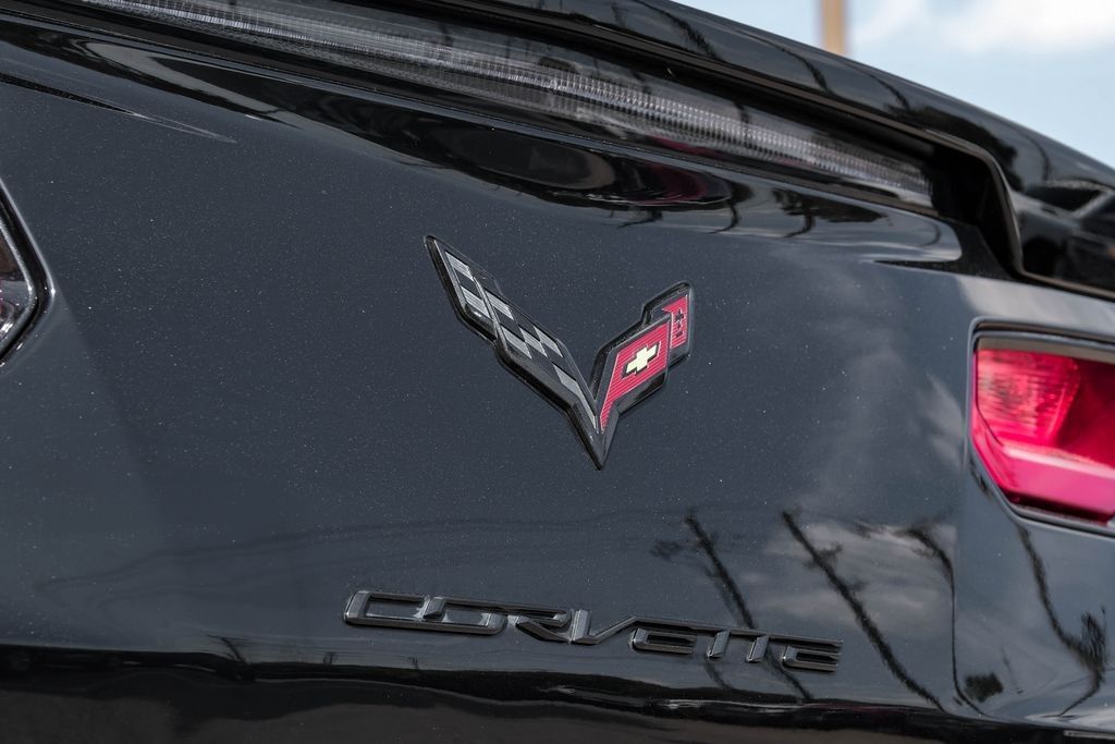 2017 Chevrolet Corvette Stingray 1LT photo 38
