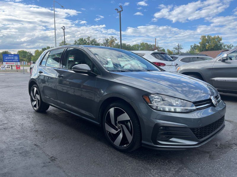 2021 Volkswagen Golf TSI photo 3