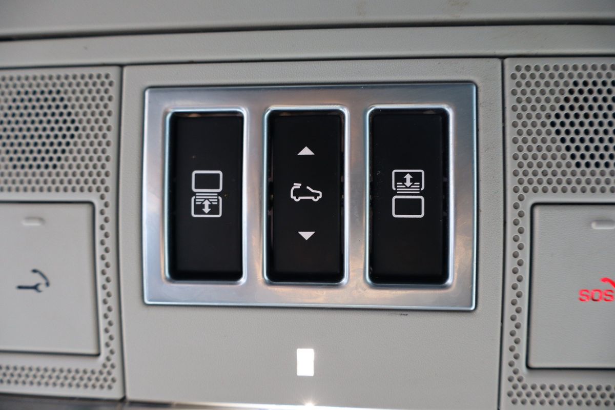 2020 Land Rover Discovery SE