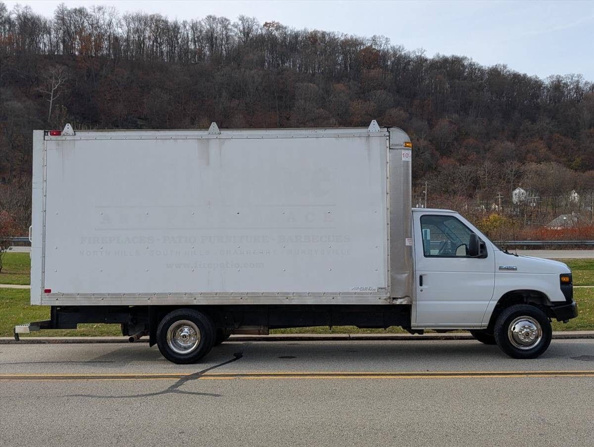 2017 Ford E-Series 4