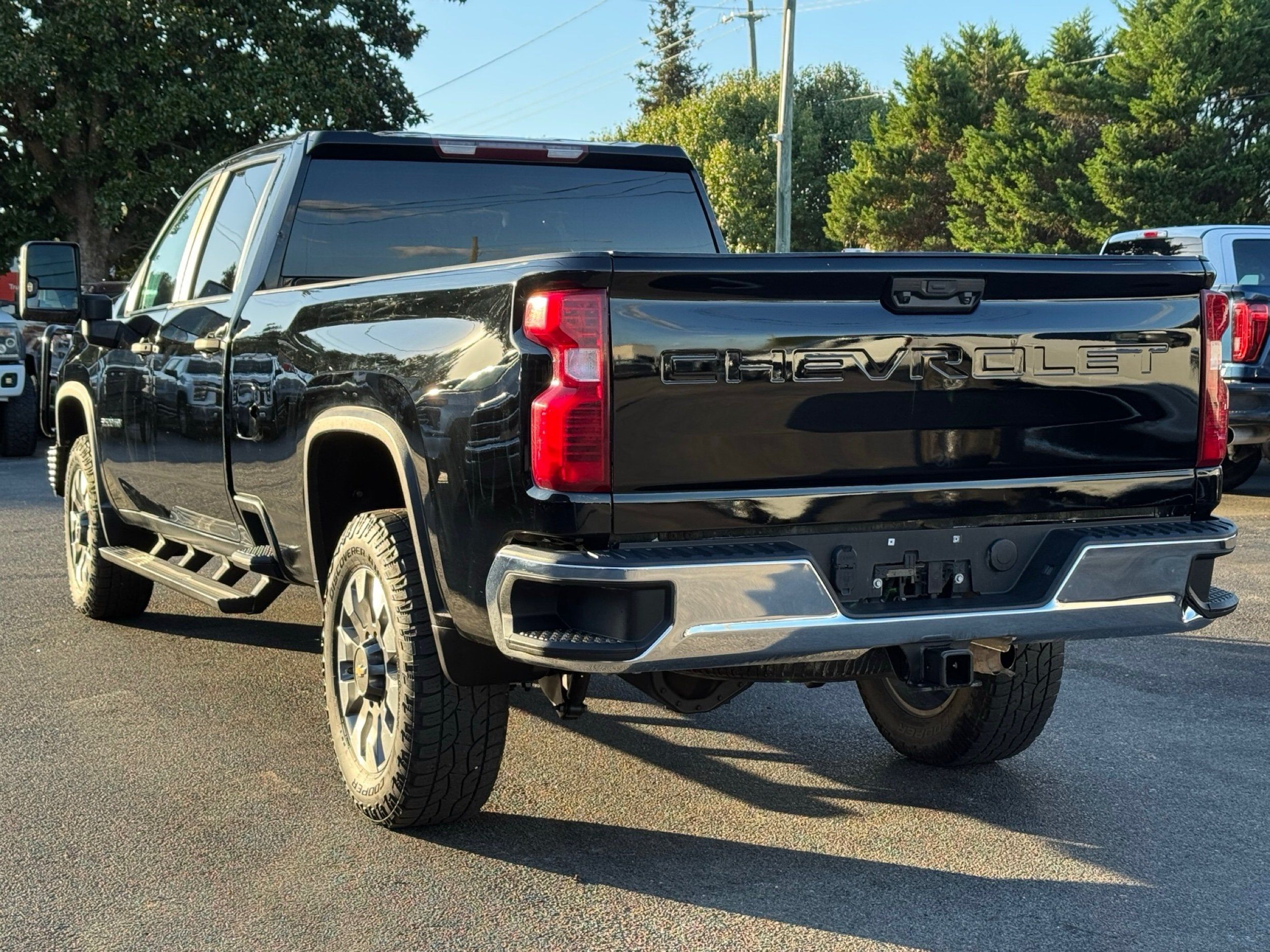 2022 Chevrolet Silverado 2500HD Custom photo 3