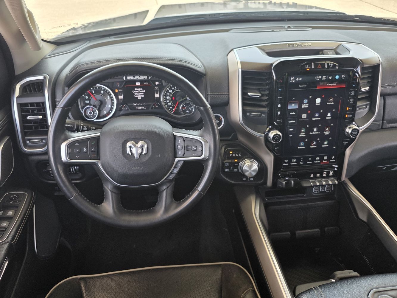 2022 Ram 1500 Laramie photo 10
