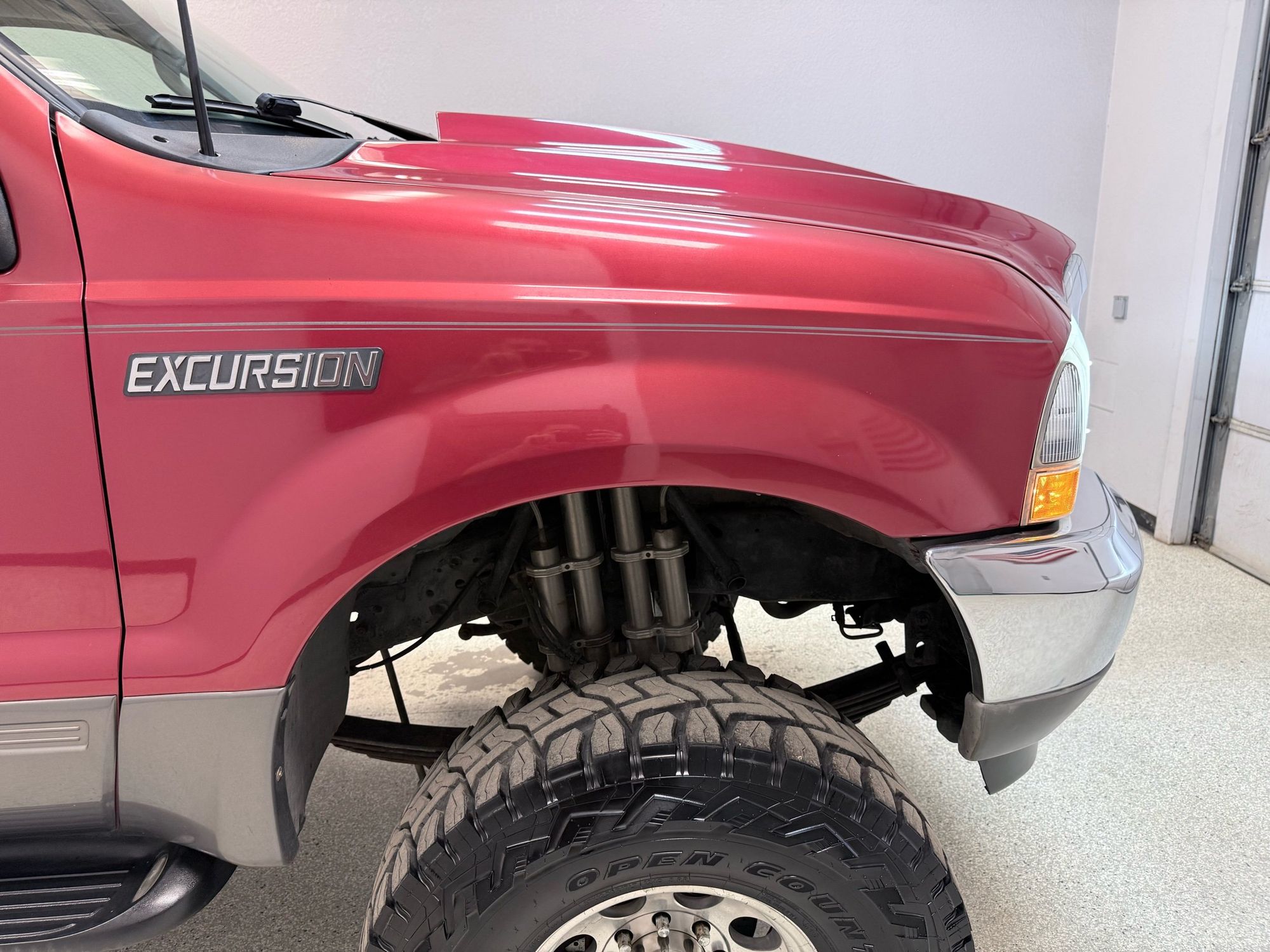 2003 Ford Excursion XLT photo 13