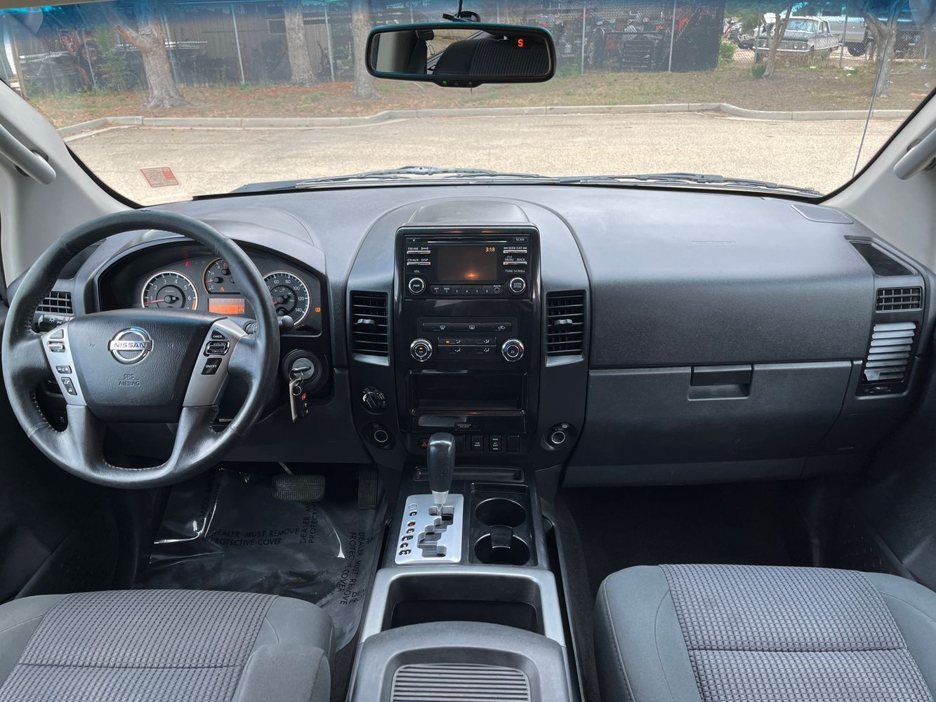 2014 Nissan Titan SV photo 12