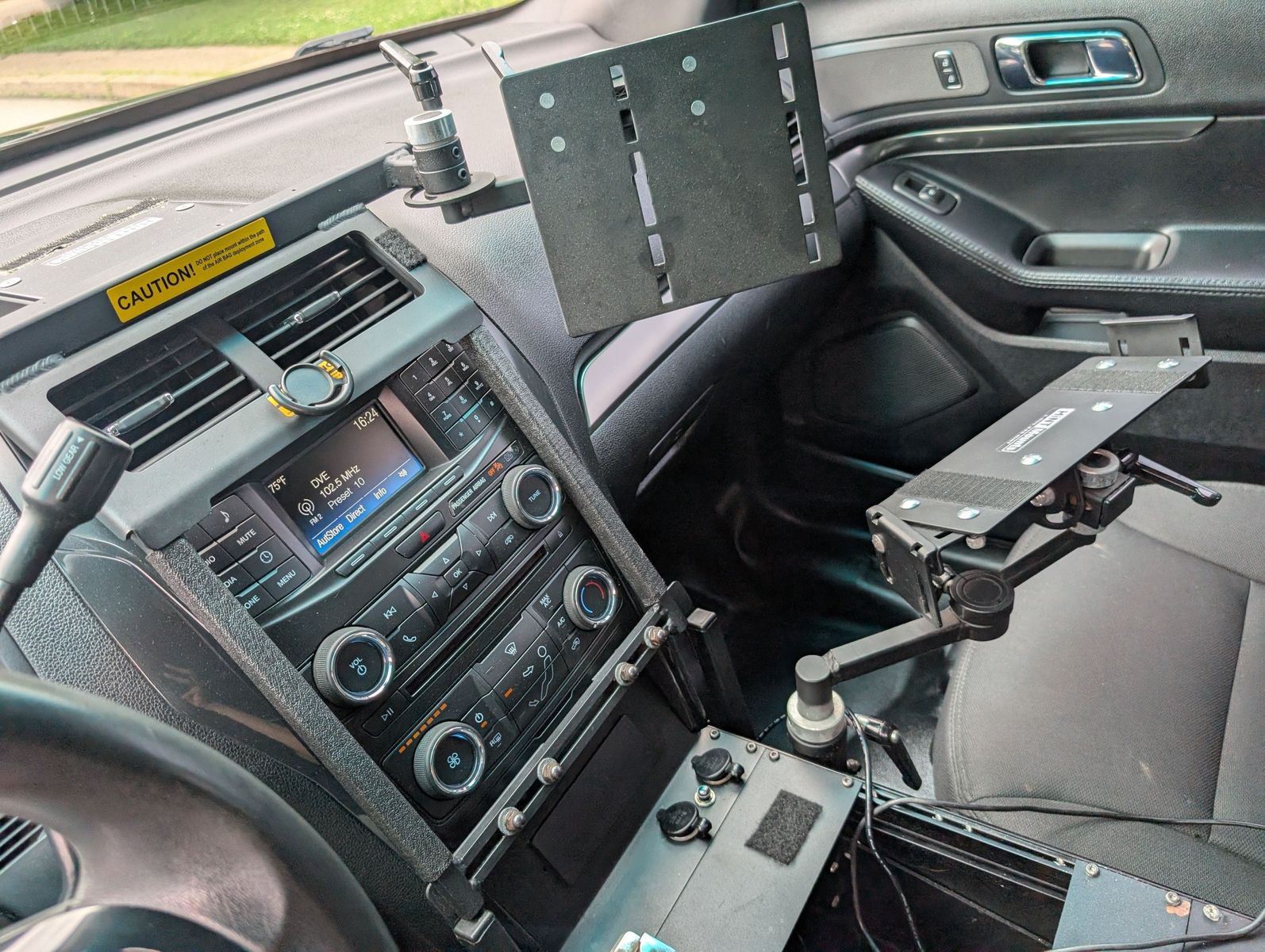 2016 Ford Utility Police Inter 39
