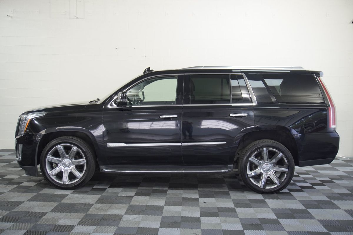 2016 Cadillac Escalade Luxury Collection