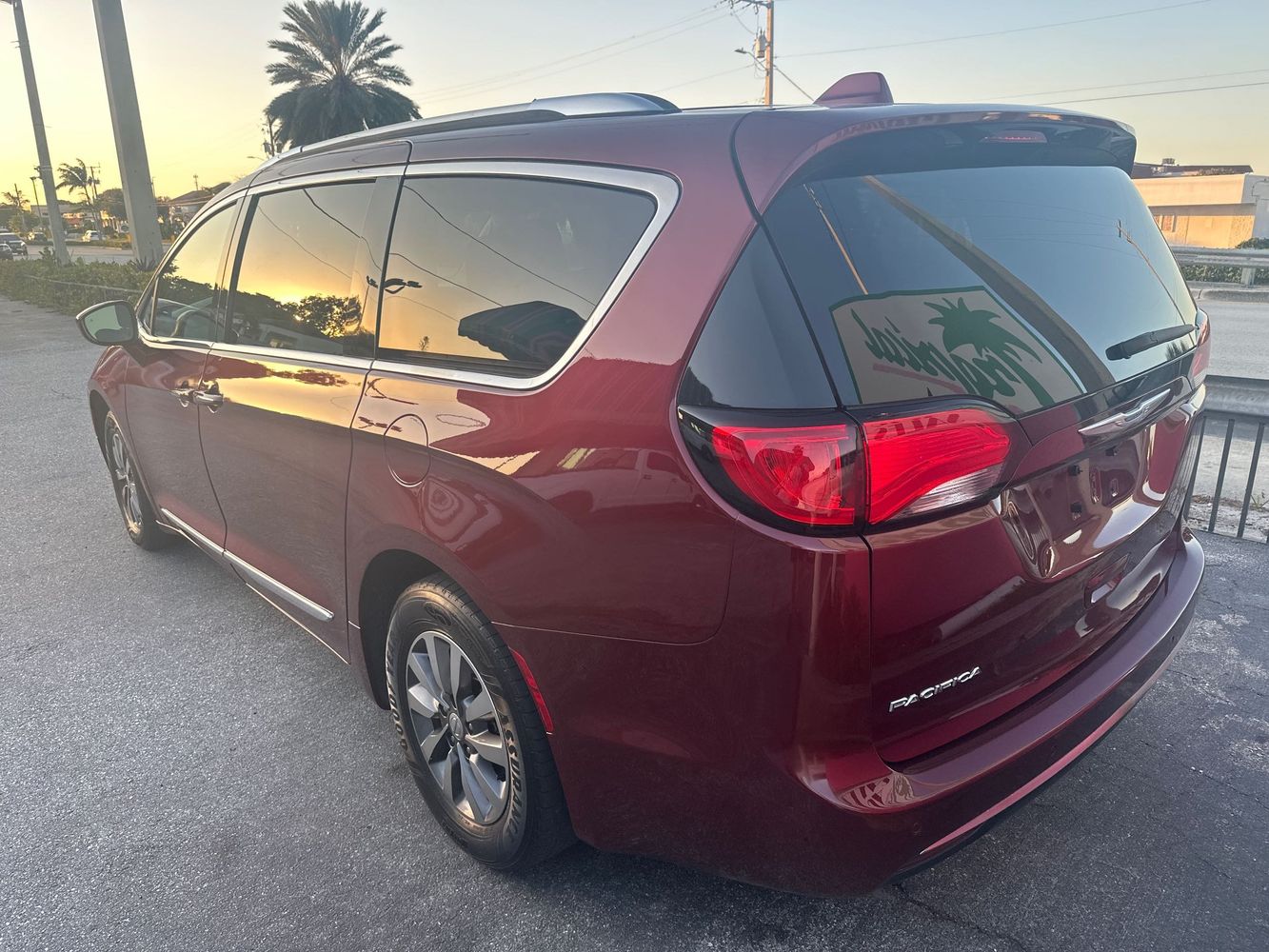 2019 Chrysler Pacifica Touring Plus photo 4