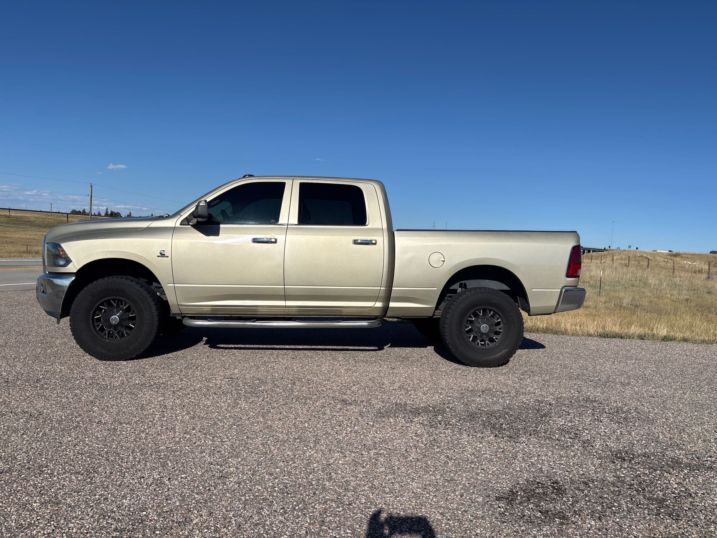 2011 Ram 2500 Laramie photo 2