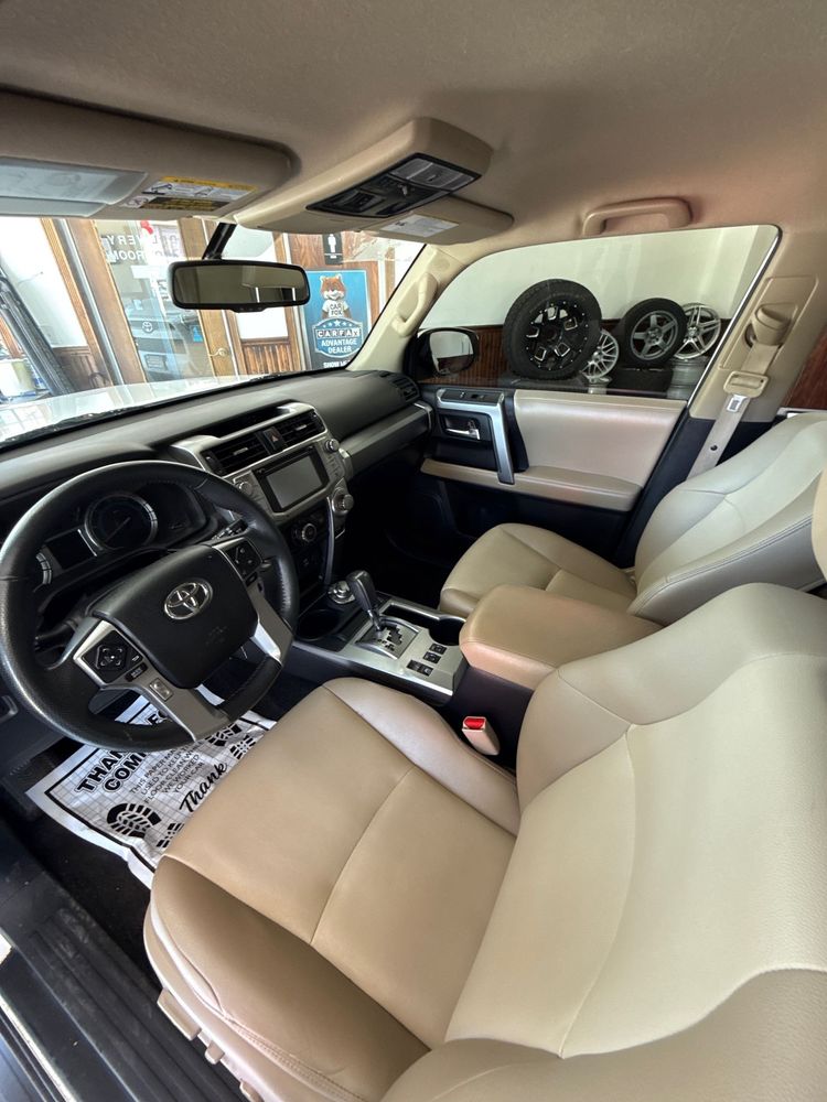 2017 Toyota 4Runner SR5 photo 17