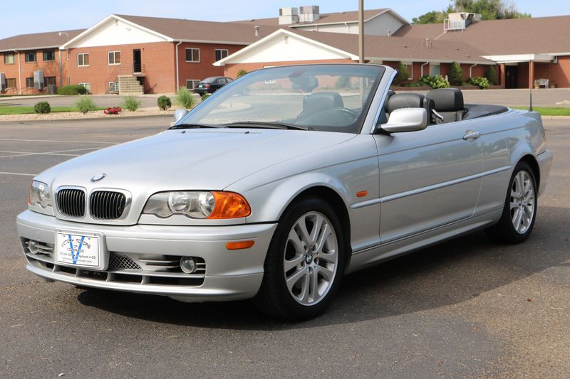 2003 BMW 330Ci Photos