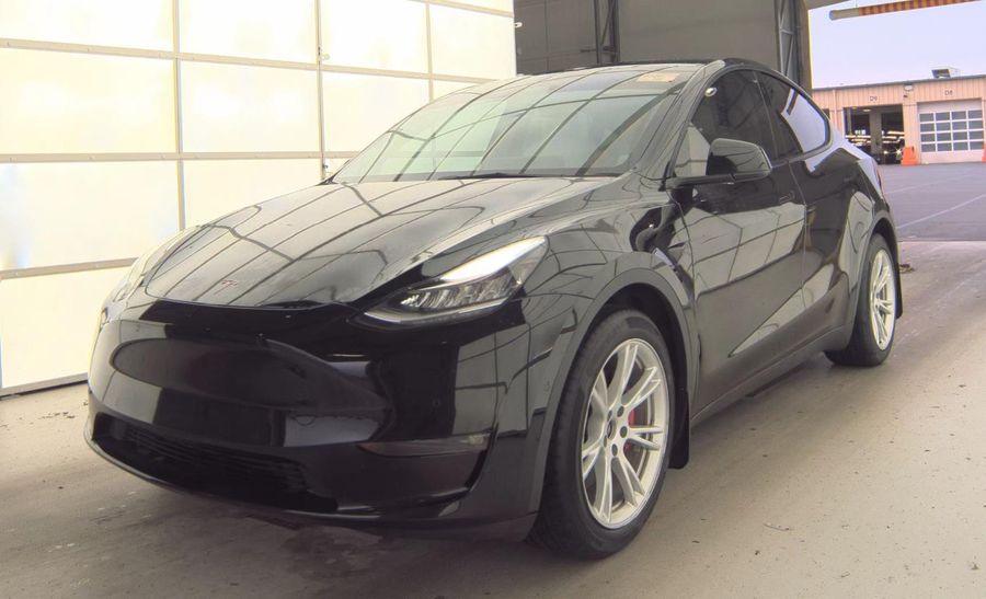 2022 Tesla Model Y Long Range Dual Motor All-Wheel Drive