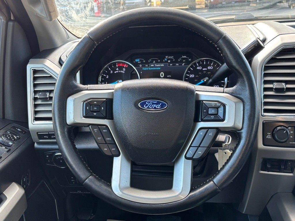 2017 Ford F-250 Lariat photo 29