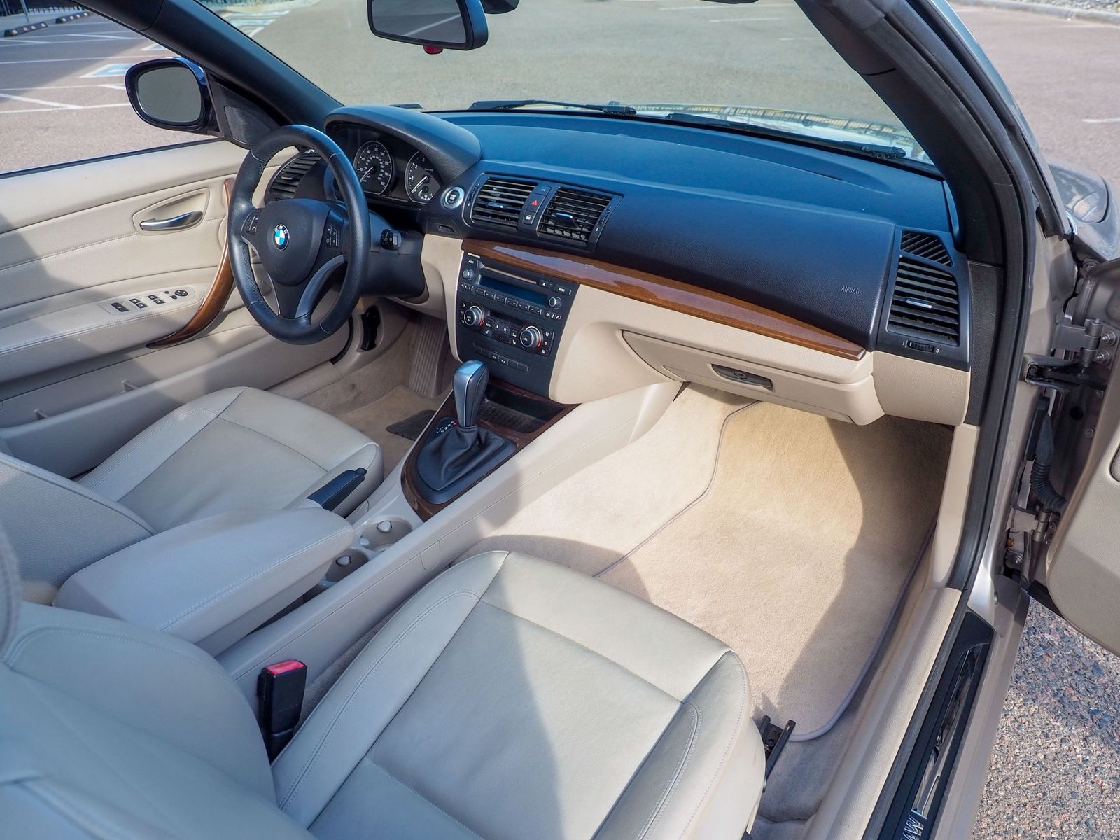 2011 BMW 128I 38