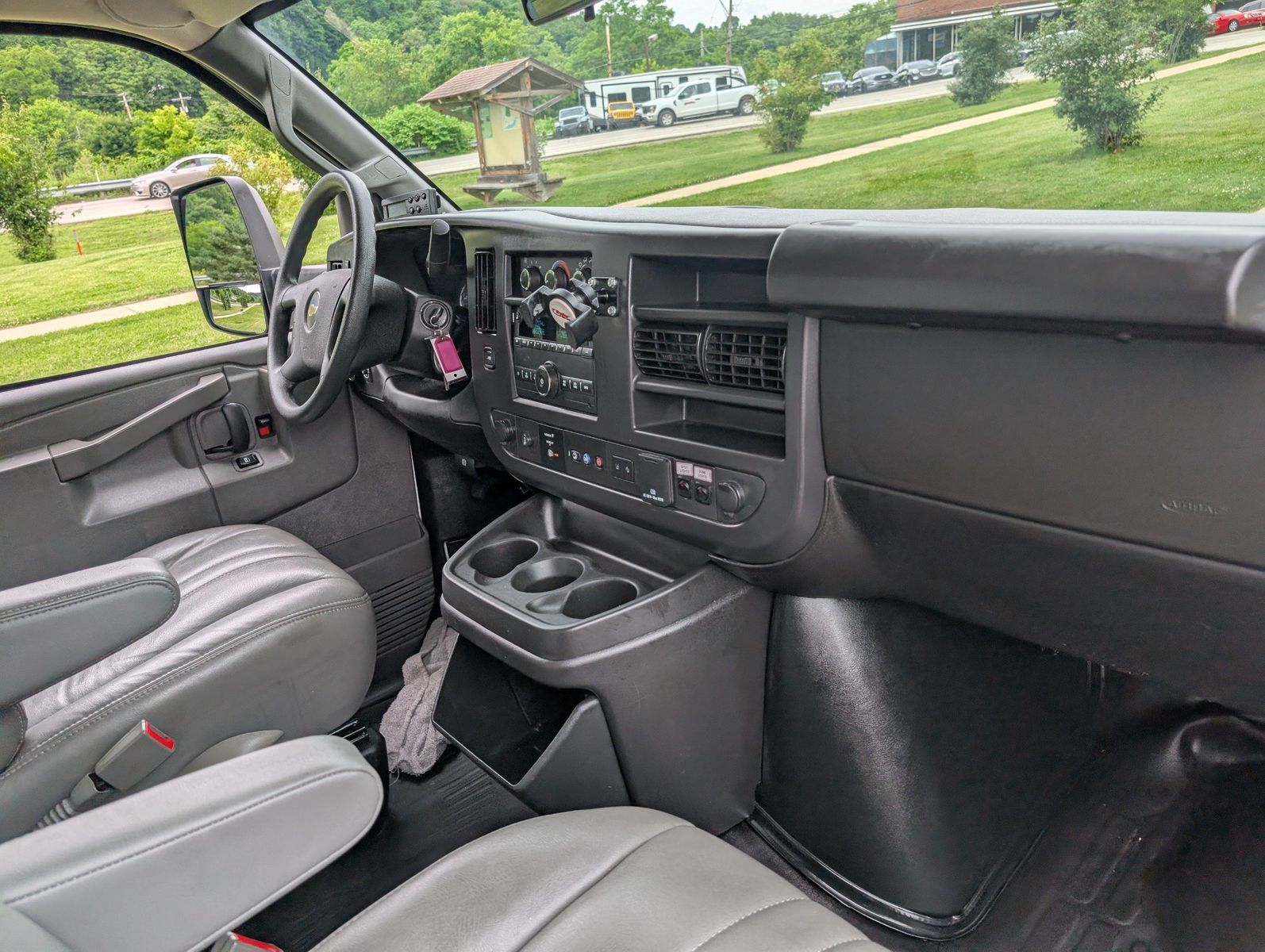 2024 Chevrolet Express Cutaway 96