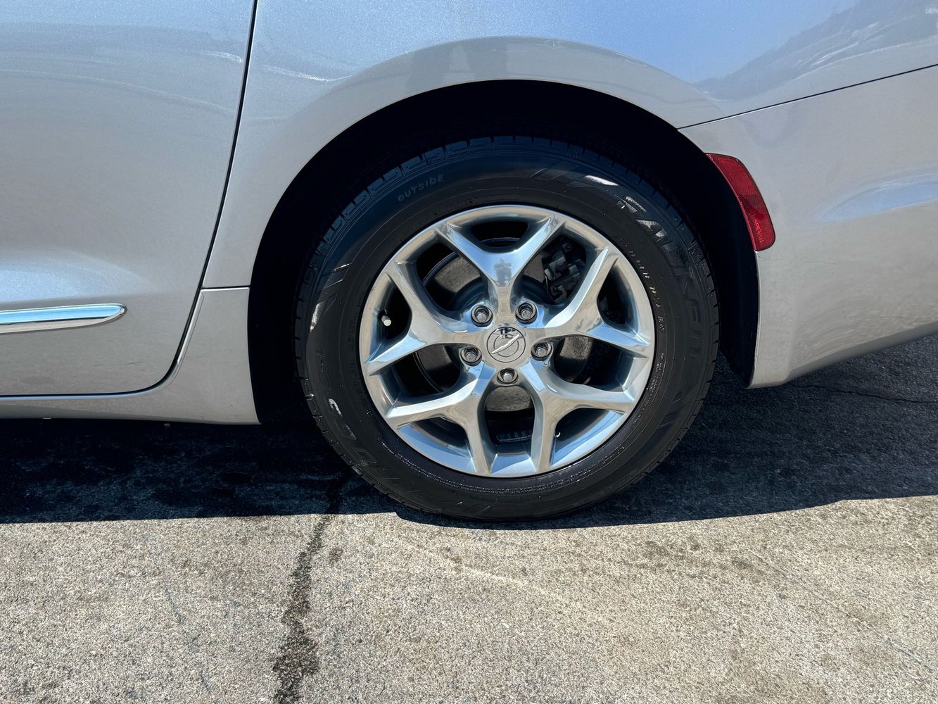2018 Chrysler Pacifica Limited photo 13