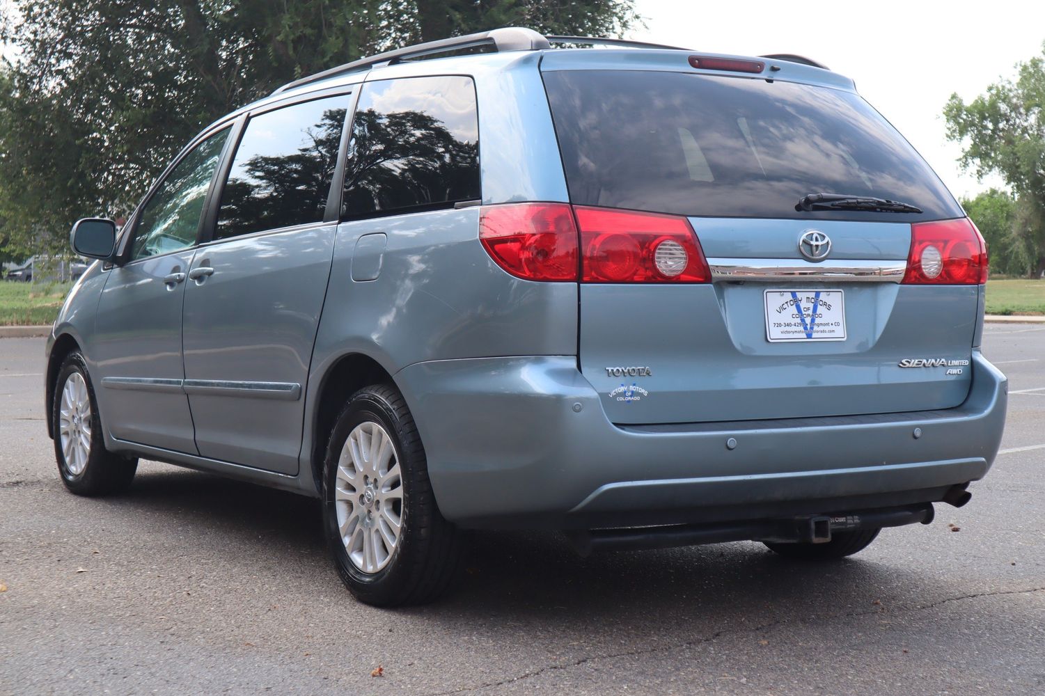 2007 Toyota Sienna XLE 7-Passenger | Victory Motors of Colorado