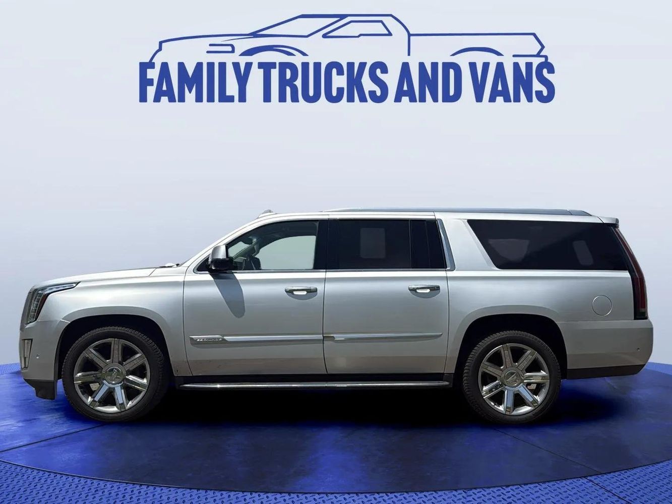 2017 Cadillac Escalade ESV Luxury photo 2