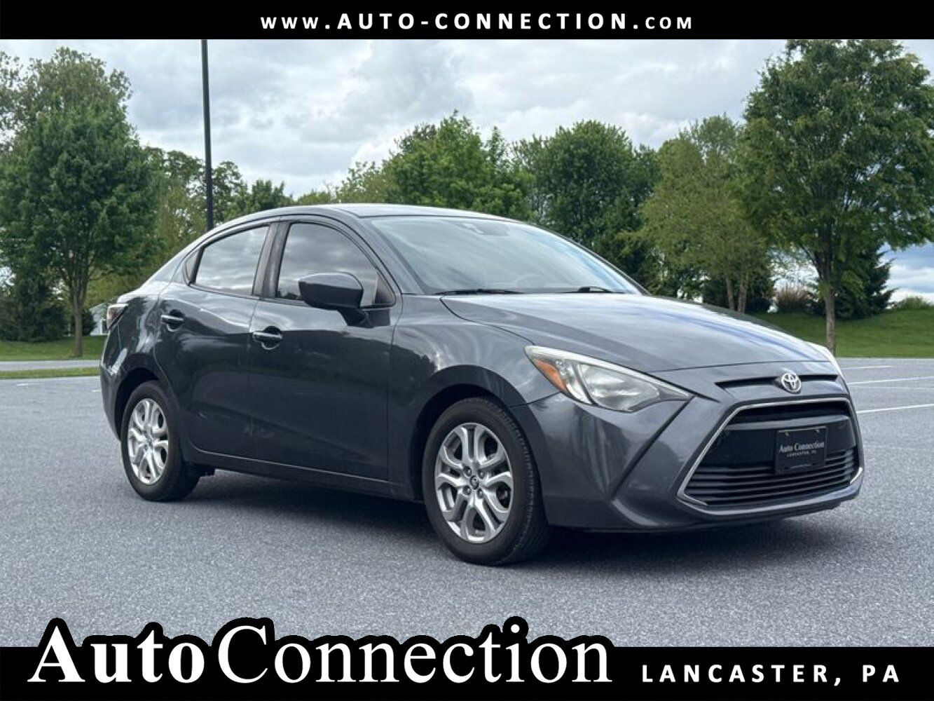 2017 Toyota Yaris iA MT's photo