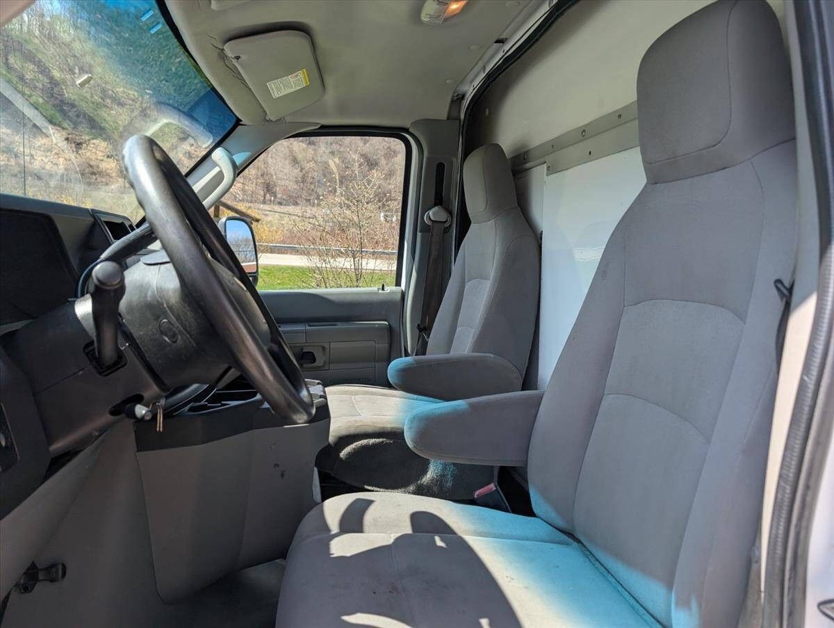 2014 Ford E-Series 73