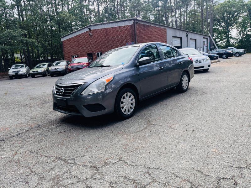 2017 Nissan Versa 1.6 S Plus CVT's photo