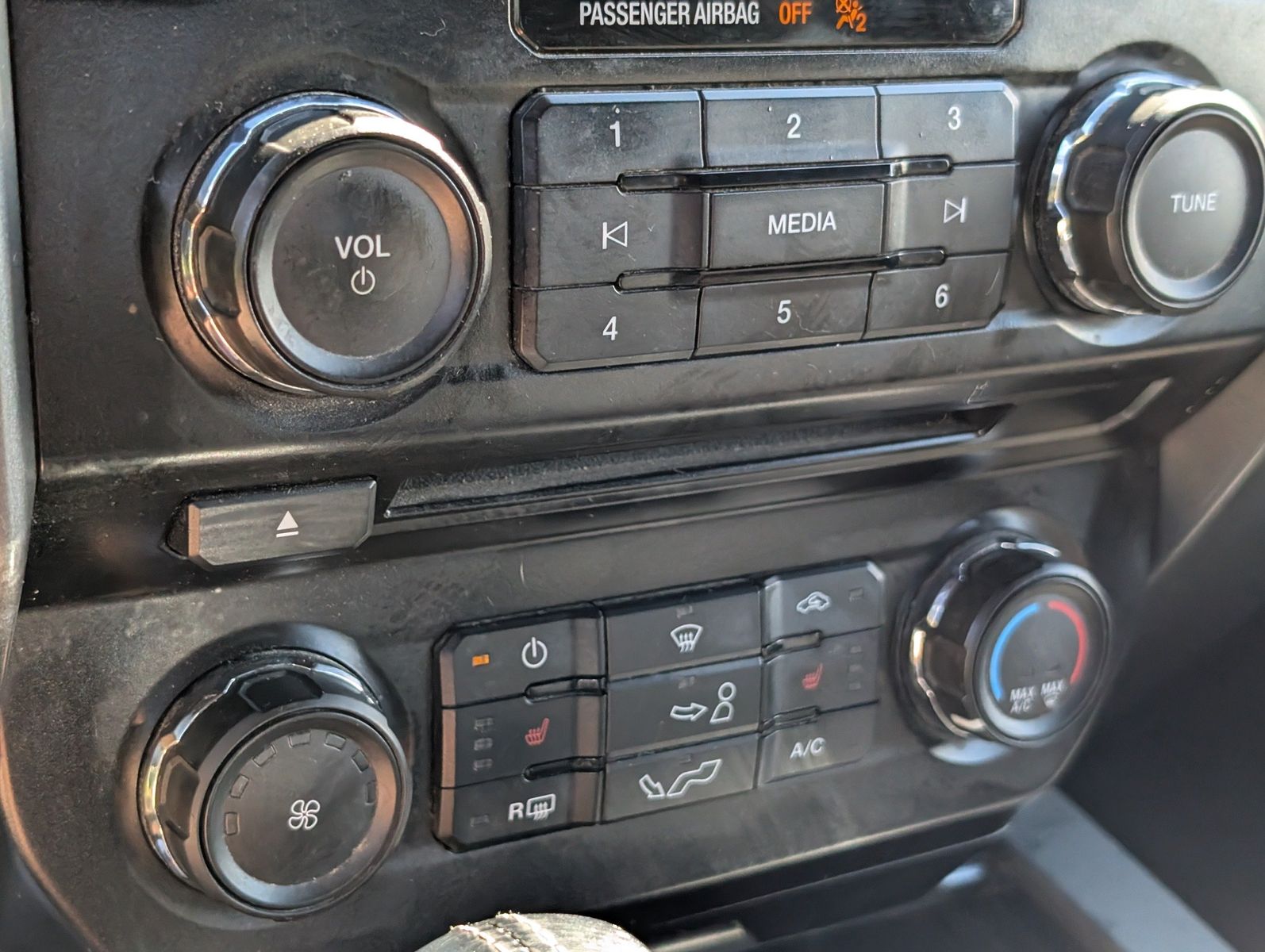 2015 Ford F-150 57
