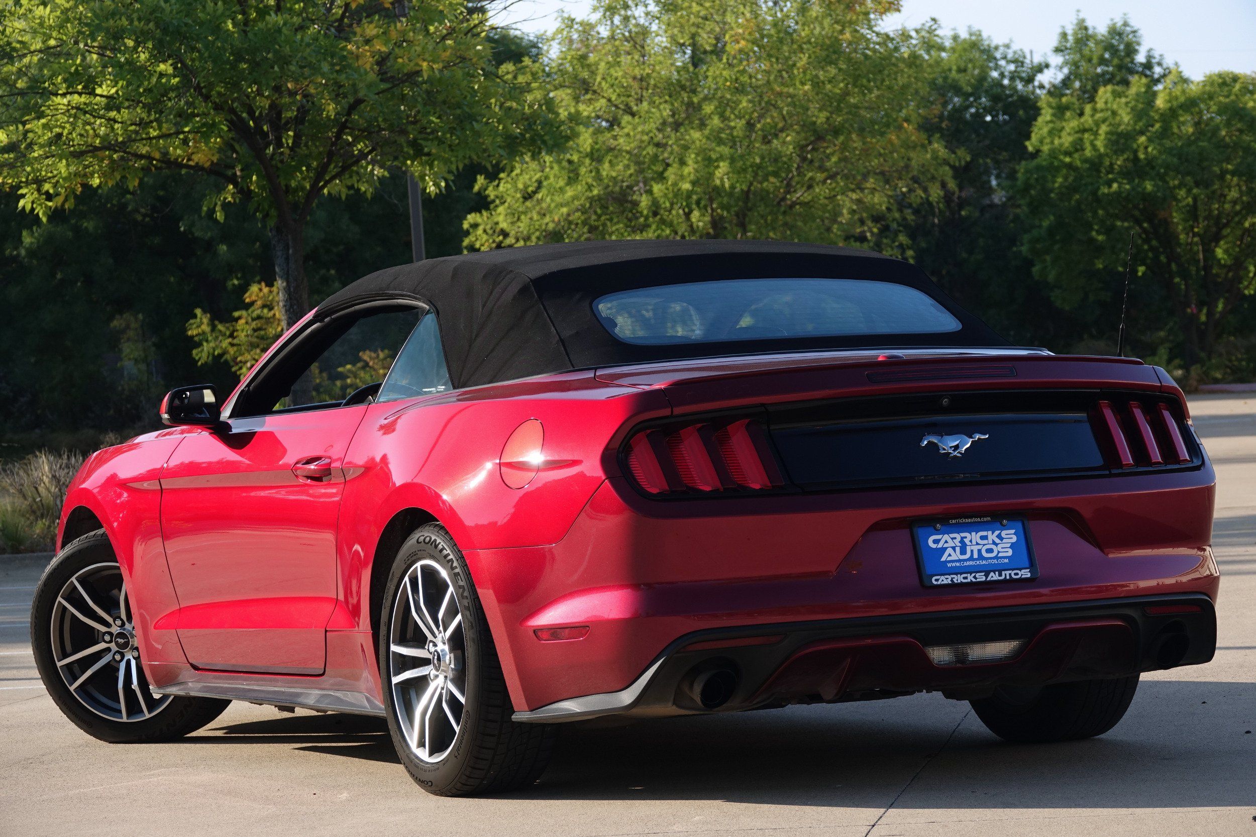 2017 Ford Mustang EcoBoost Premium photo 4