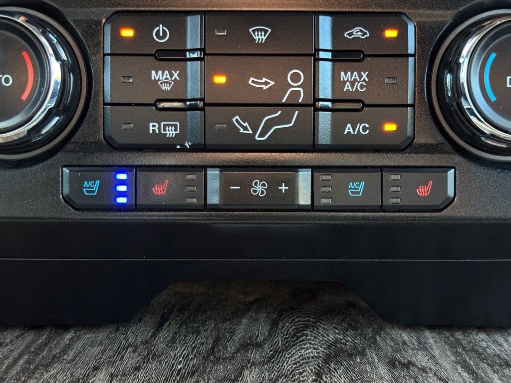2017 Ford F-250 Lariat photo 41